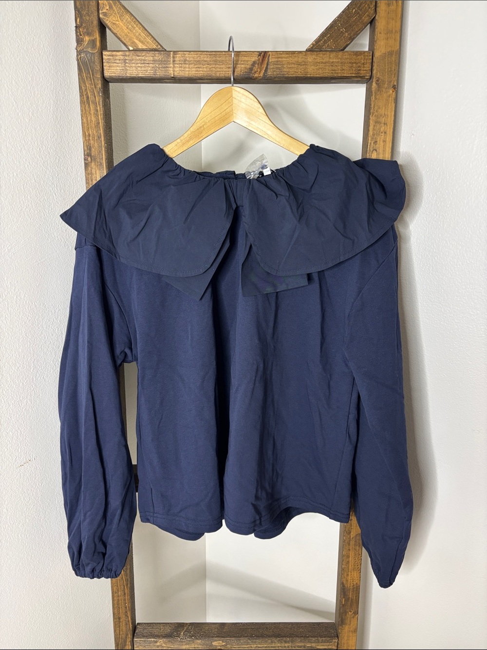 VOY Navy Ruffle Collar Pullover Hoodie Size L